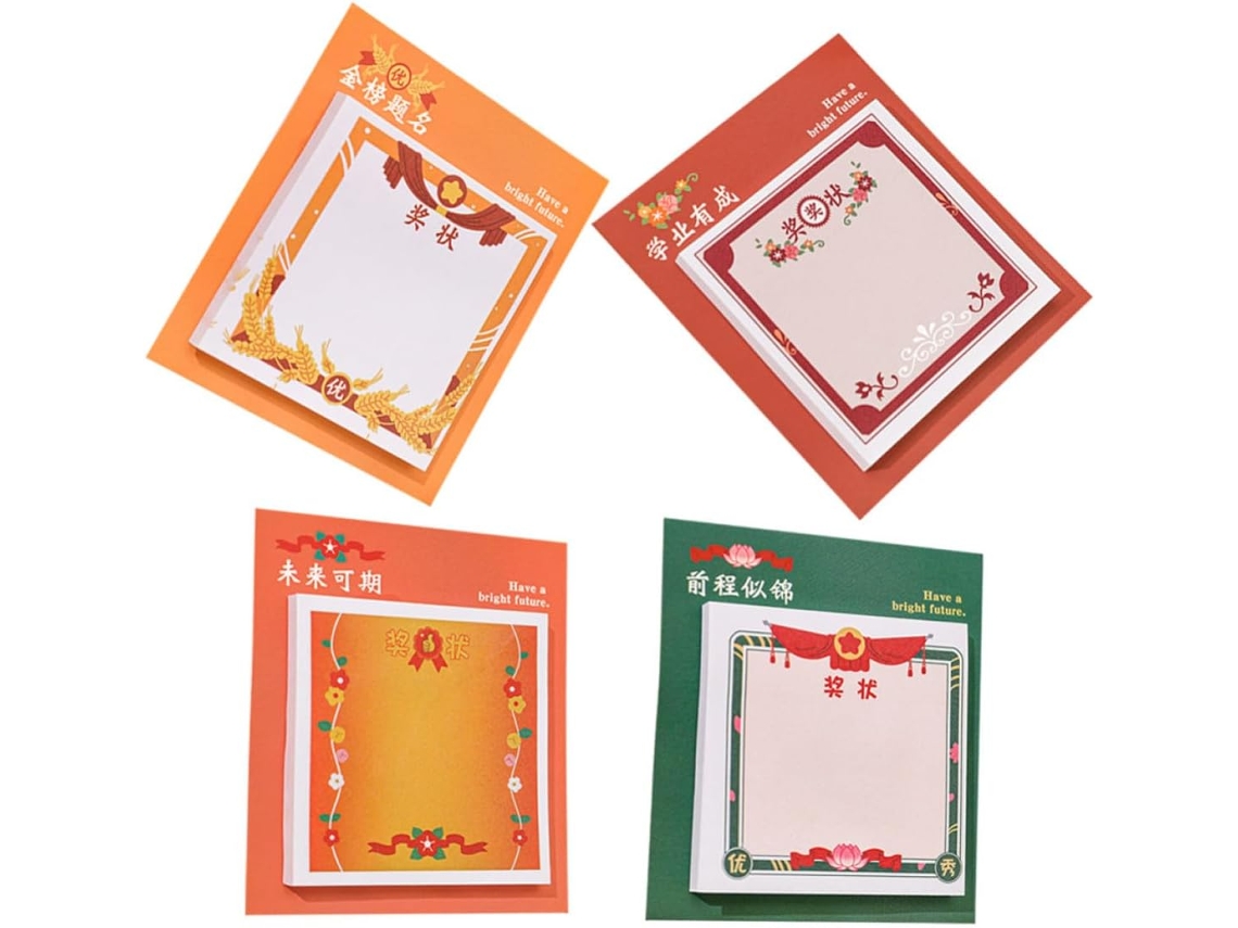 Conjunto de 4 blocos de notas autoadesivos fofos para meninos e meninas, com um adorável design de desenho animado.