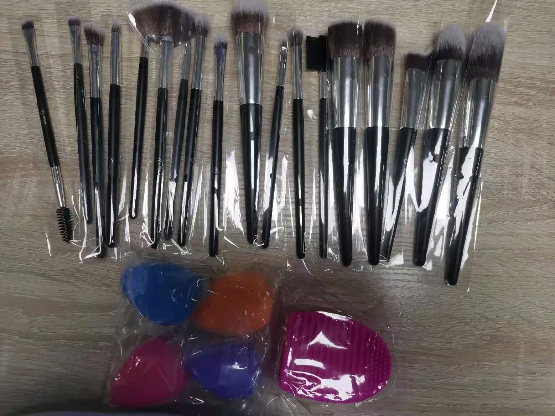 Pincéis De Maquiagem Para Sombras E Lábios Com Aplicação Fácil