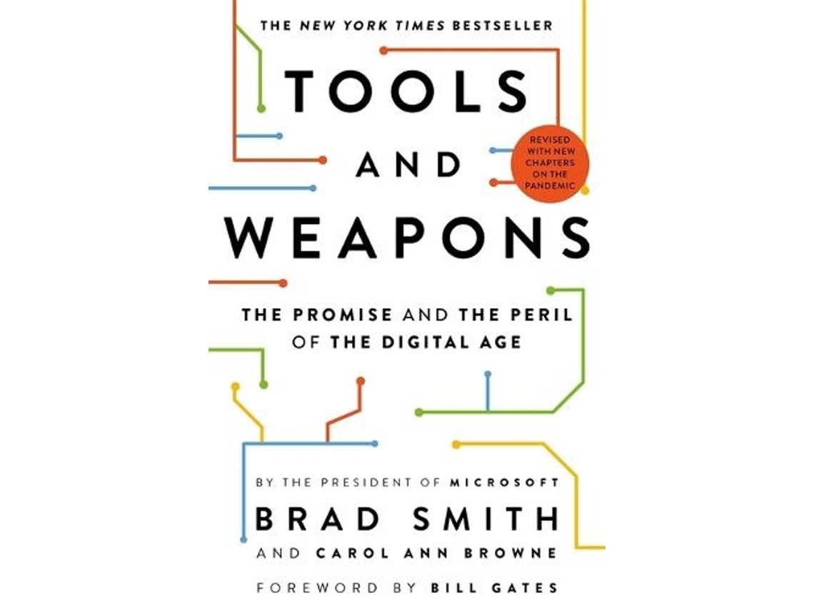 Livro Tools and Weapons de Brad Smith e Carol Ann Browne (Inglês)