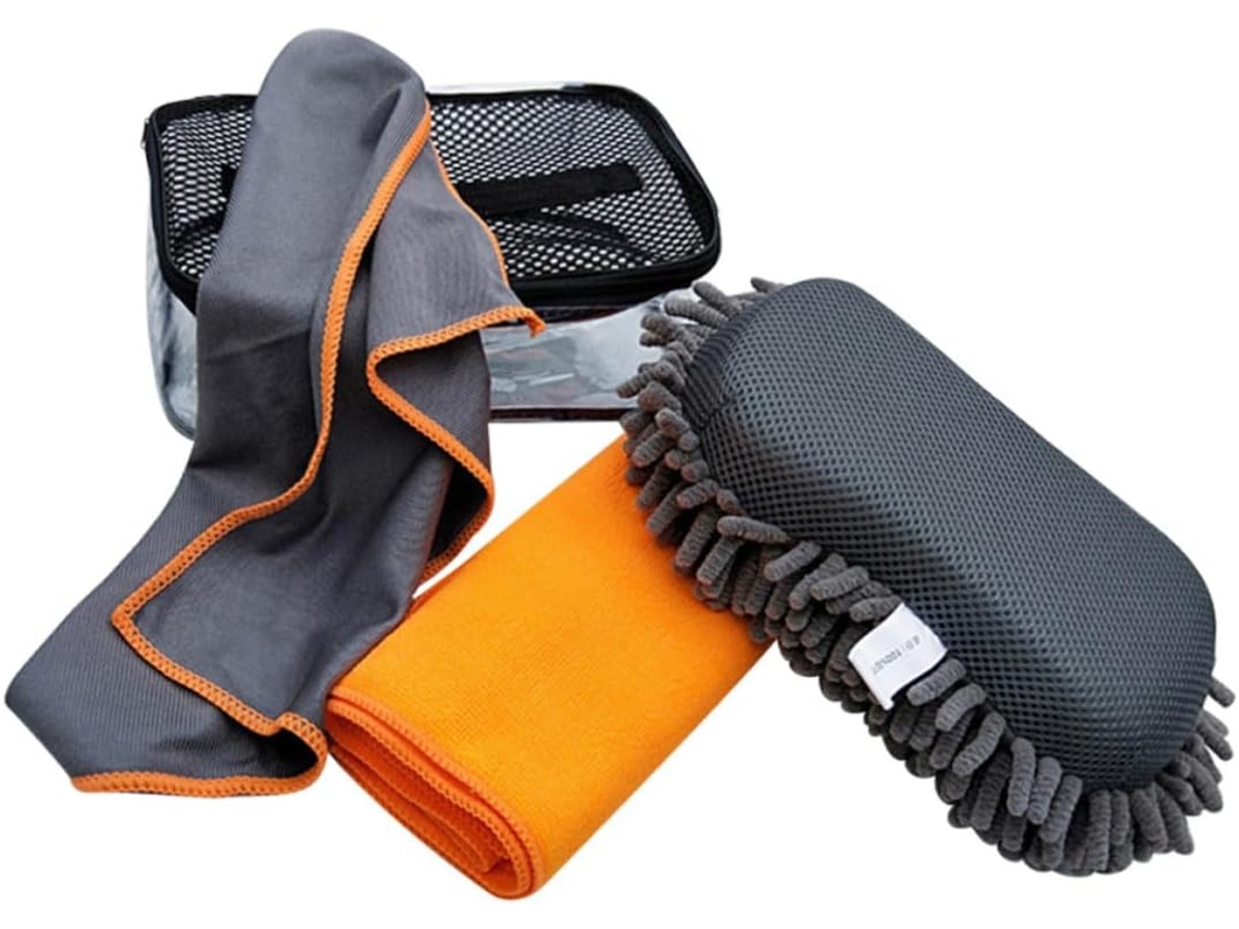 Kit portátil para limpeza de carros com 4 esponjas e pano para lavagem de veículos.