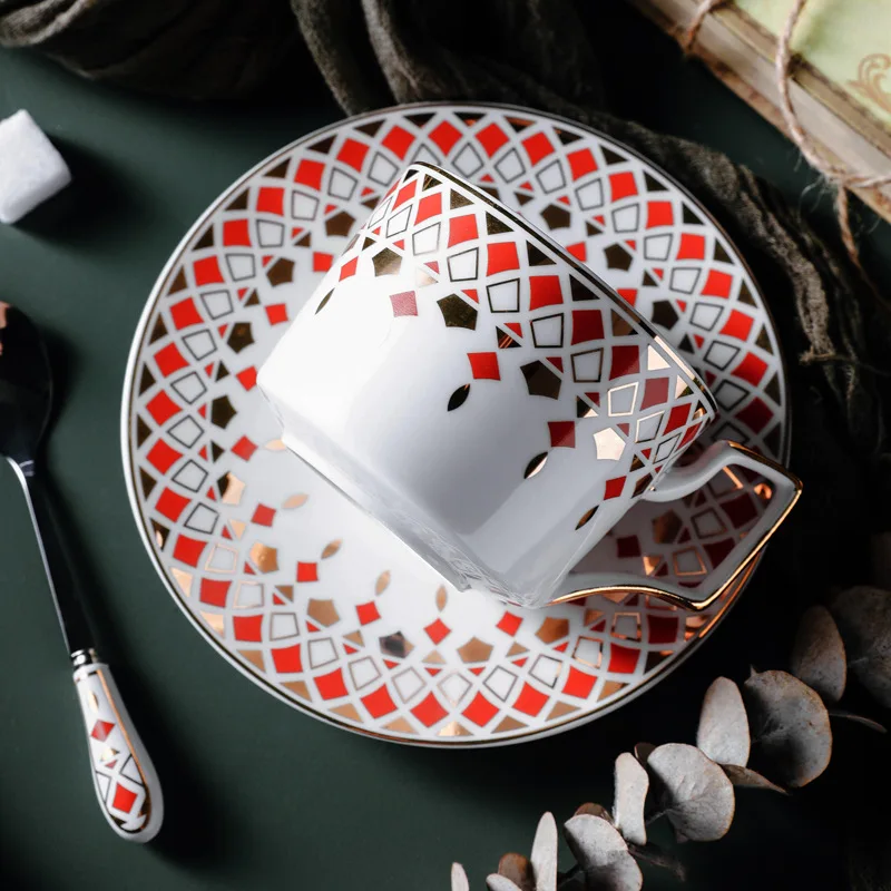 Caneca de Café de Porcelana Fina Estilo Europeu com Borda Dourada , Ideal para Escritório. MDUG (vermelha, 250 Ml)