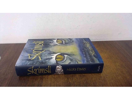 Livro Skrimsli de Nicola Davies (Inglês - Capa Dura)