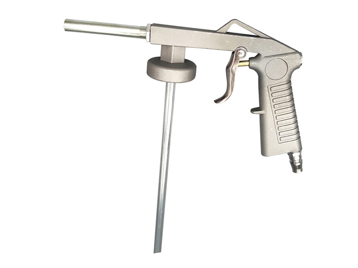 Pistola de ar pneumática manual para aplicação de revestimento protetor em chassis de aço.