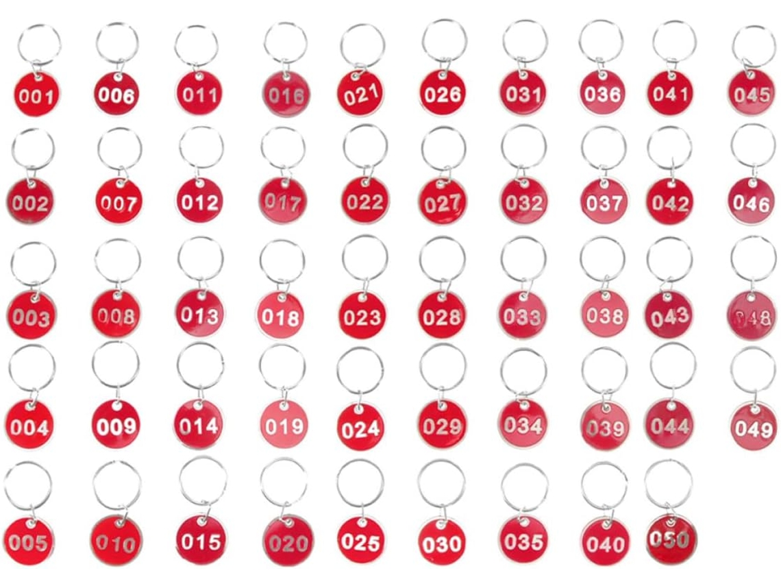 Chaveiros De Alumínio Numerados Com Etiquetas Vermelhas.