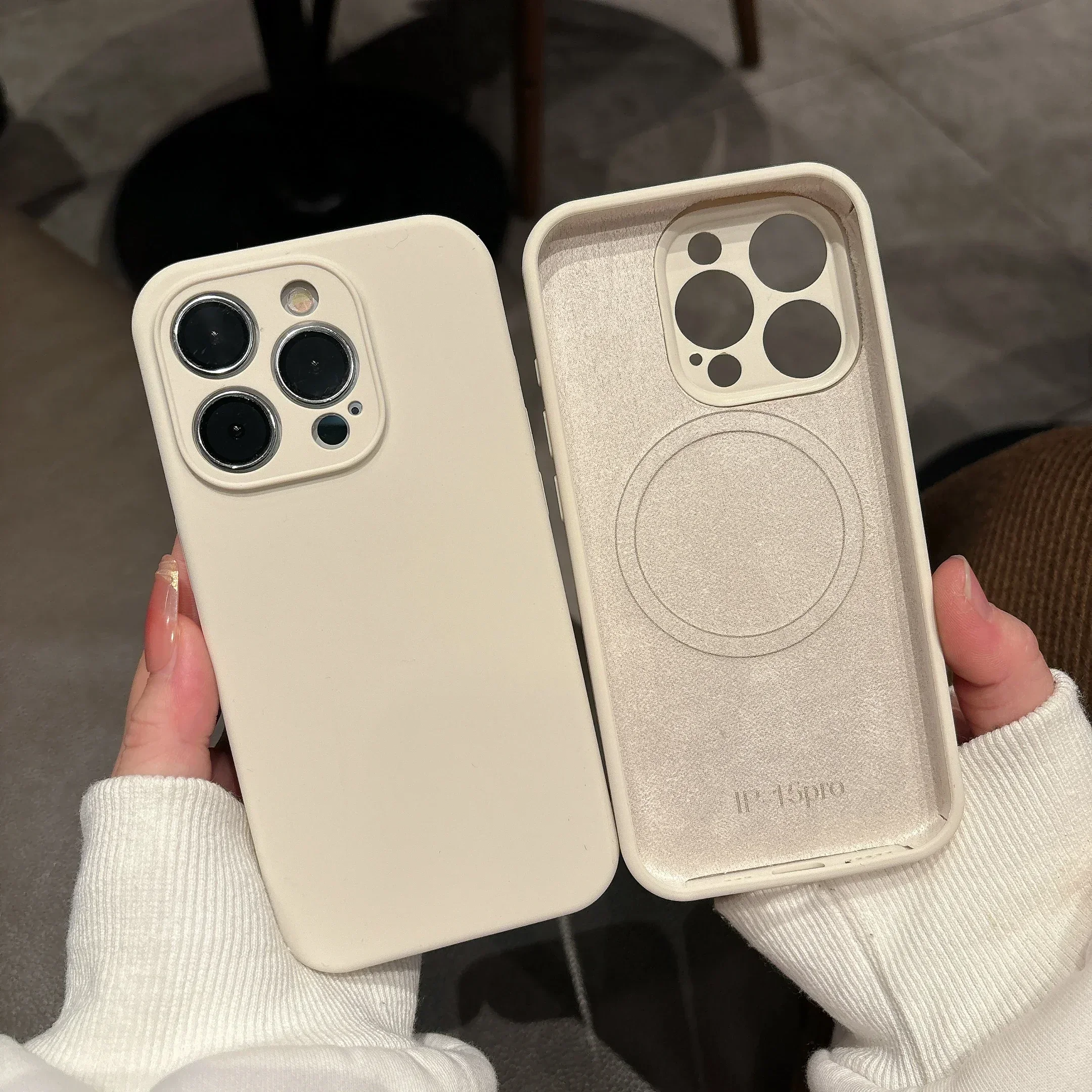 Capa De Celular (iphone 15 Branco) Em Silicone Líquido, Magnética E Resistente A Impactos.