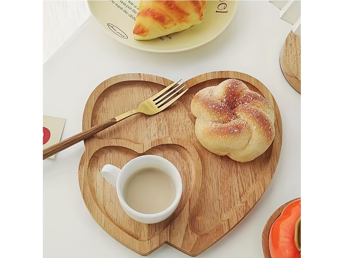 Bandeja de Madeira em Formato Coração para Servir Frutas, Bolos, Petiscos e Decoração Festas. AQUAFORGE
