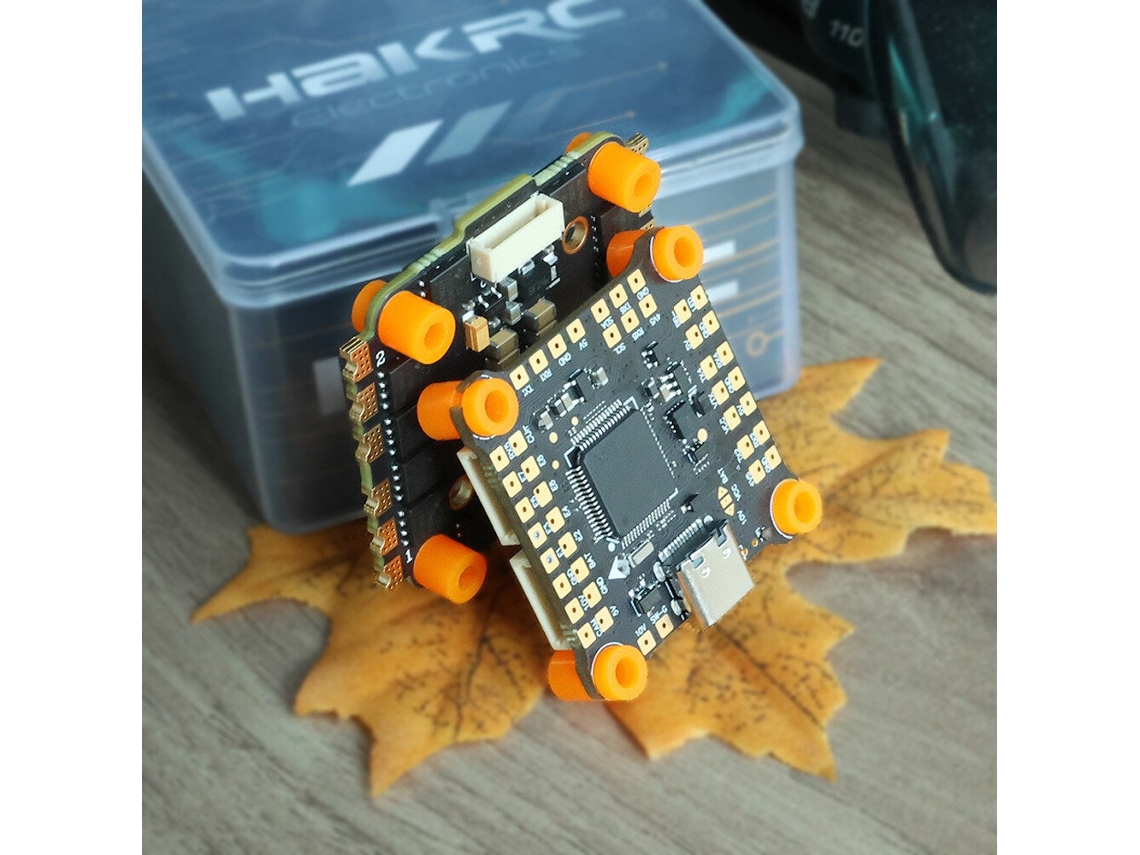 Controlador de Voo Hakrc F4530 V2 2 6s de 8 Bits e 50 a com Esc 4 em 1 e Chip Icm42688, 30,5 X 30,5 Mm, para Drones de Corrida Fpv. MDUG