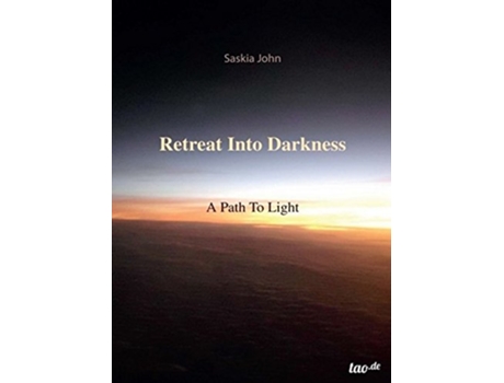 Livro Retreat Into Darkness de Saskia John (Inglês - Capa Dura)