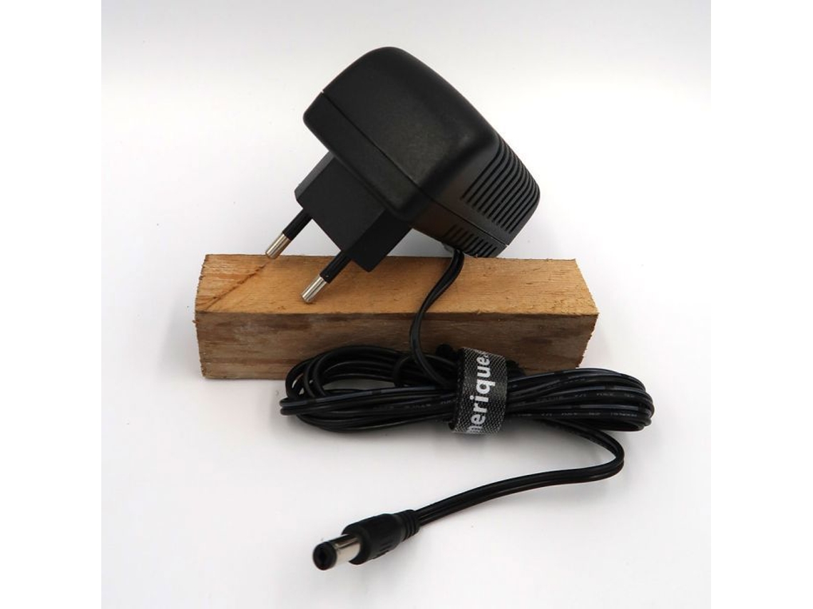 Carregador De 9v Para O Multiefeitos Korg Ax10a