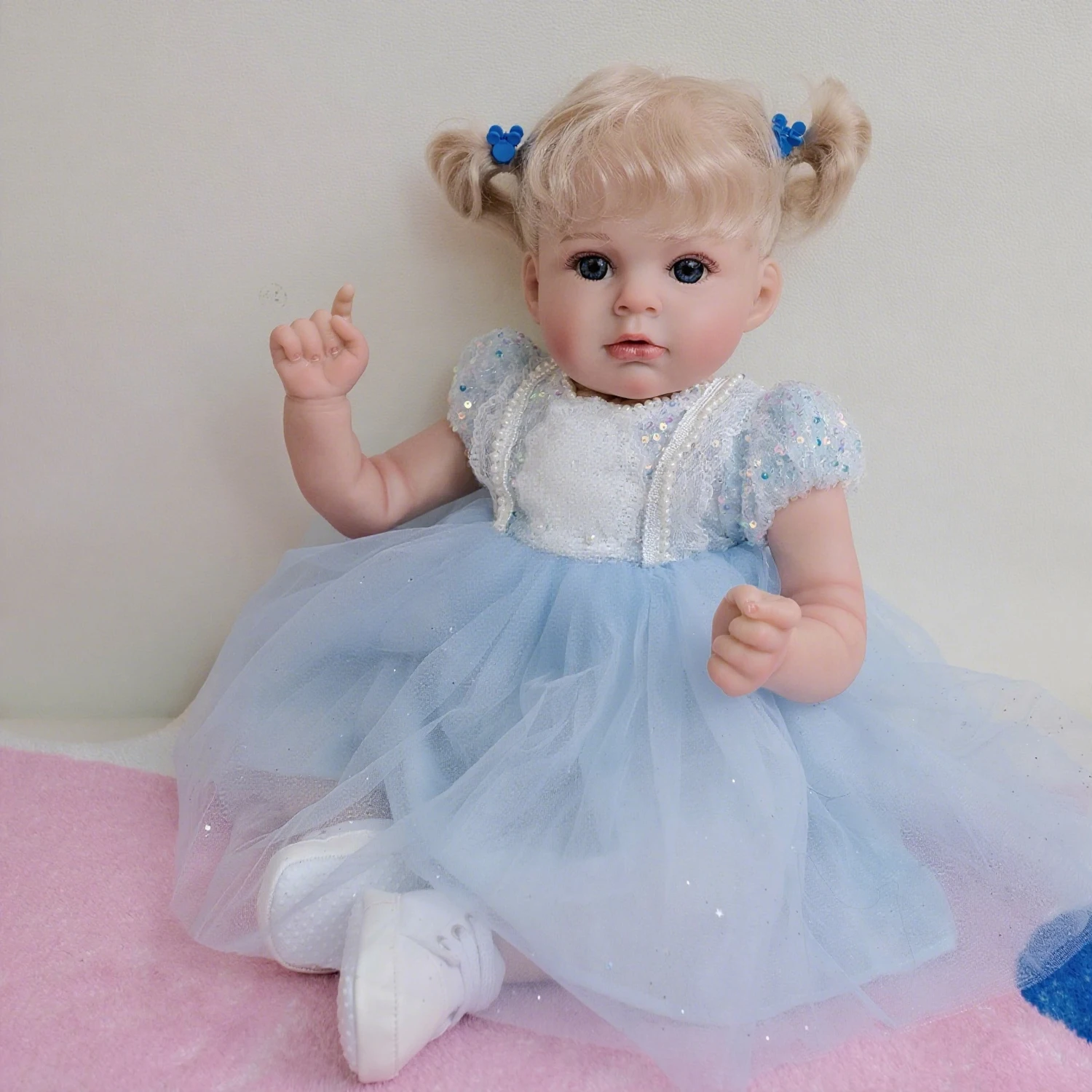(azul) Bebê Realista De 50 Cm, Com Transplante De Cabelo Nas Mãos, Pele Pintada Em 3d E Vasos Sanguíneos Visíveis.