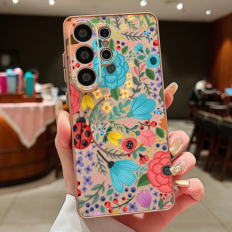 Capa Magnética Para Celular Galaxy A55 Com Estampa De Joaninha E Flor (dourada)