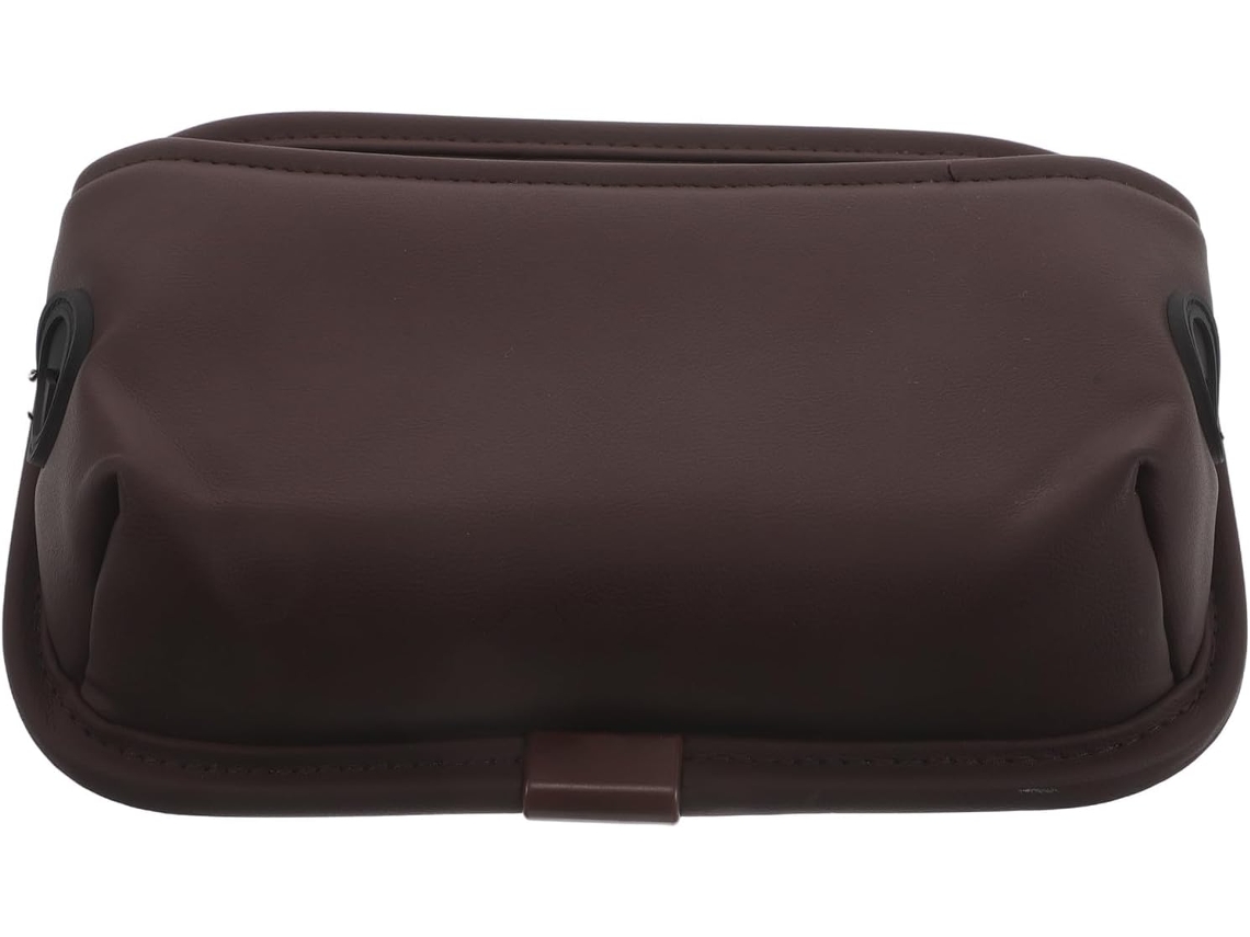 Organizador para assento de carro em couro PU marrom claro, com bolsa lateral para armazenamento.