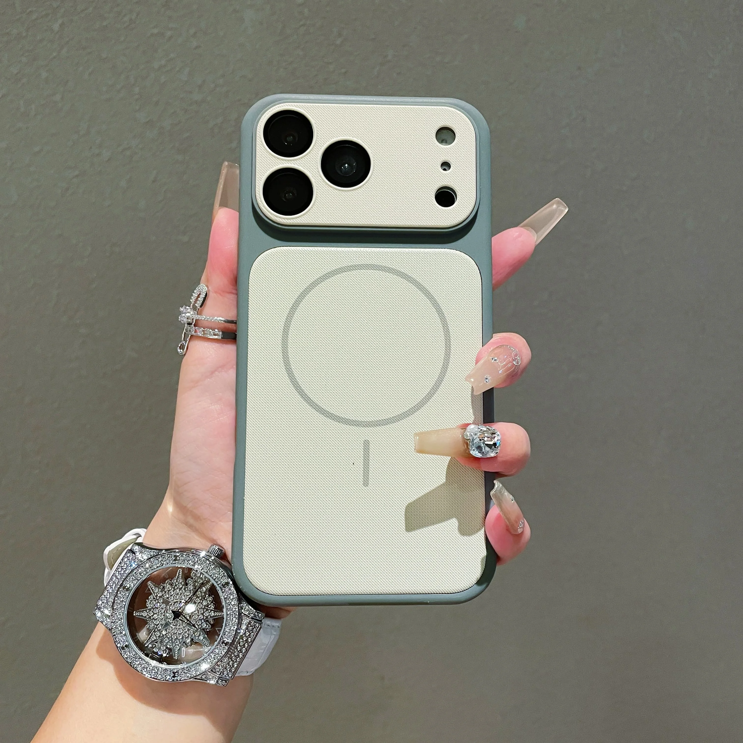 Capa Magnética Para Iphone 15 Plus (cinza) Com Textura De Couro E Proteção Magsafe Contra Impactos.