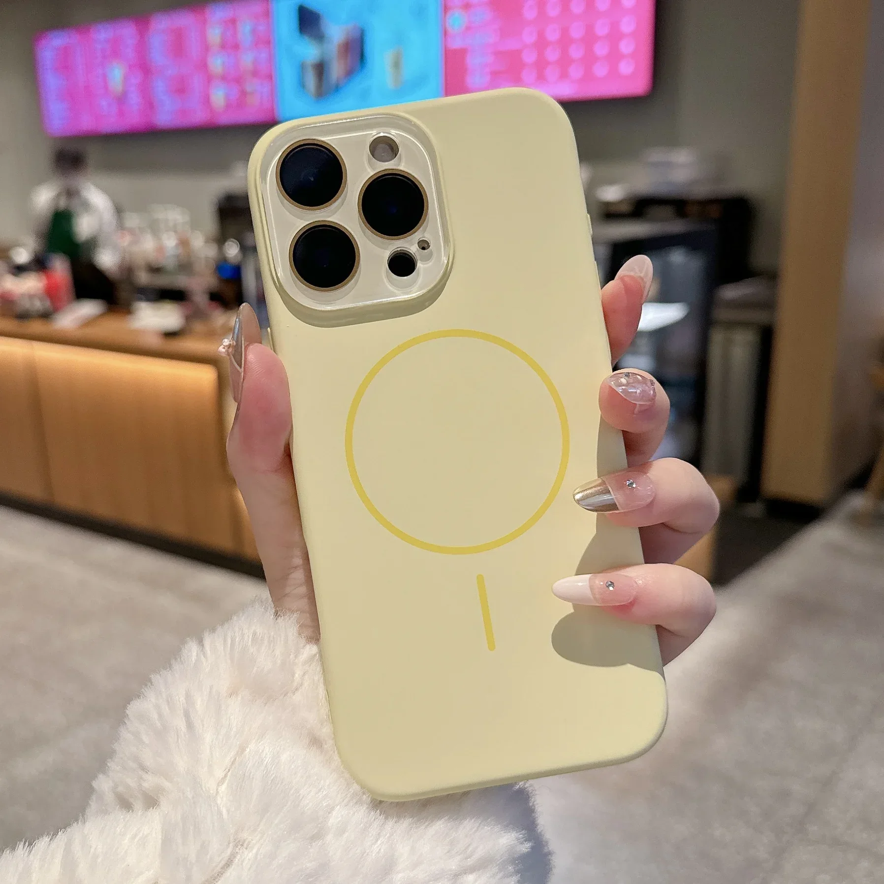 Capa Protetora Magnética Para Carregamento Sem Fio (iphone 14 Pro Max Amarelo), Feita De Silicone Líquido.