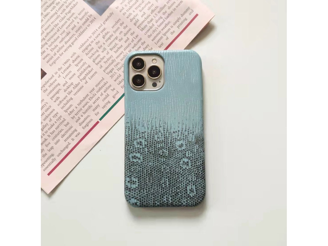 Capa Para Iphone 17 Em Degradê Azul Celeste