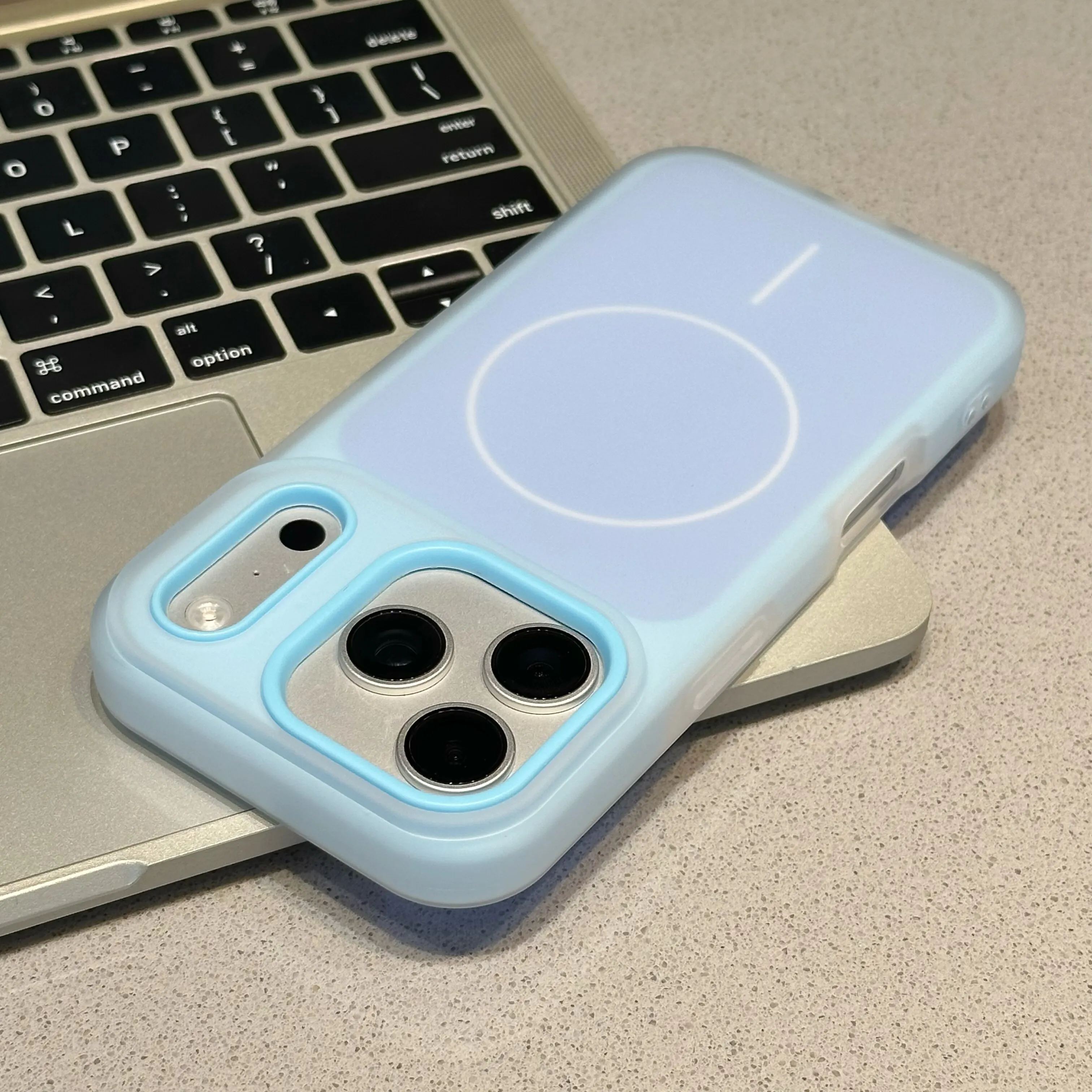 Capa Protetora Magnética 2 Em 1 Fosca Para Iphone 14 Pro Com Carregamento Integrado E À Prova De Choque.