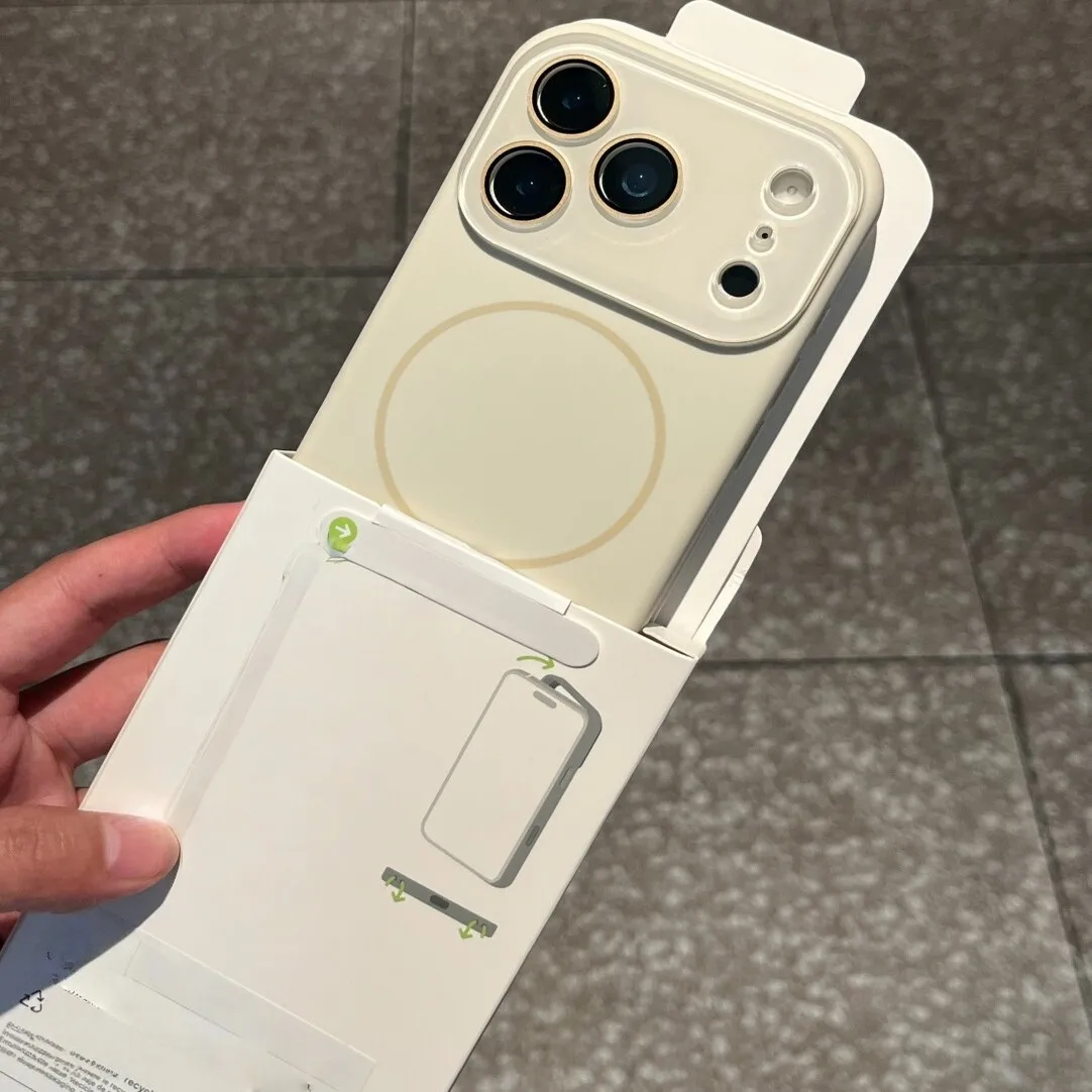 Capa Protetora Macia E Resistente A Impactos Para Iphone 15 Pro (branca).