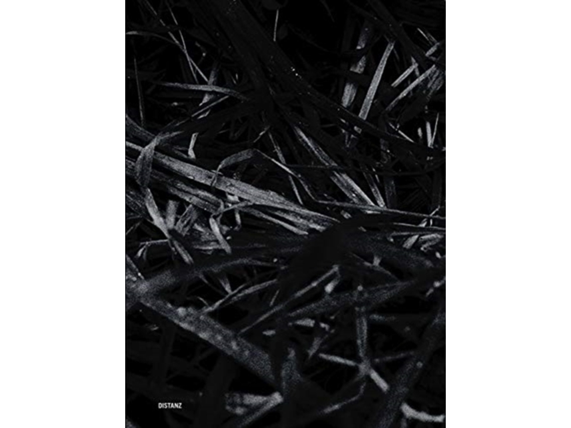 Livro last year's nest de by photographer paul bellaart (inglês)