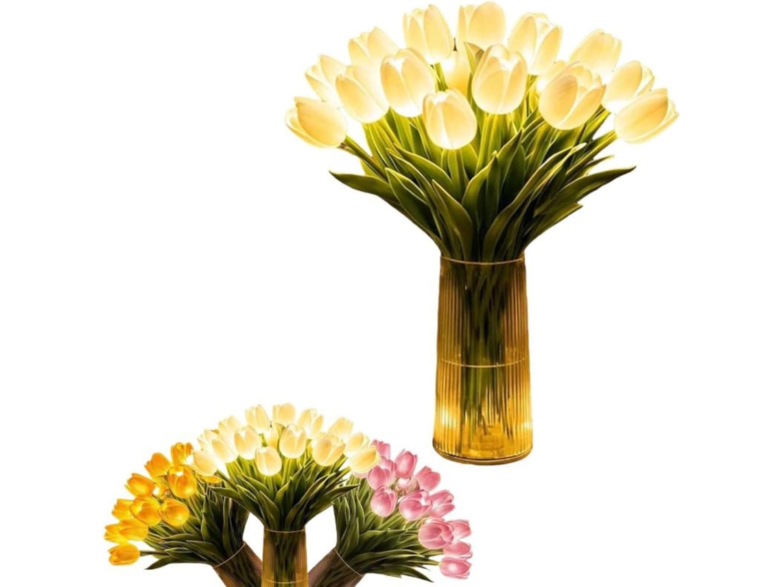 Conjunto de 15 luminárias radiantes e românticas em formato de tulipa.