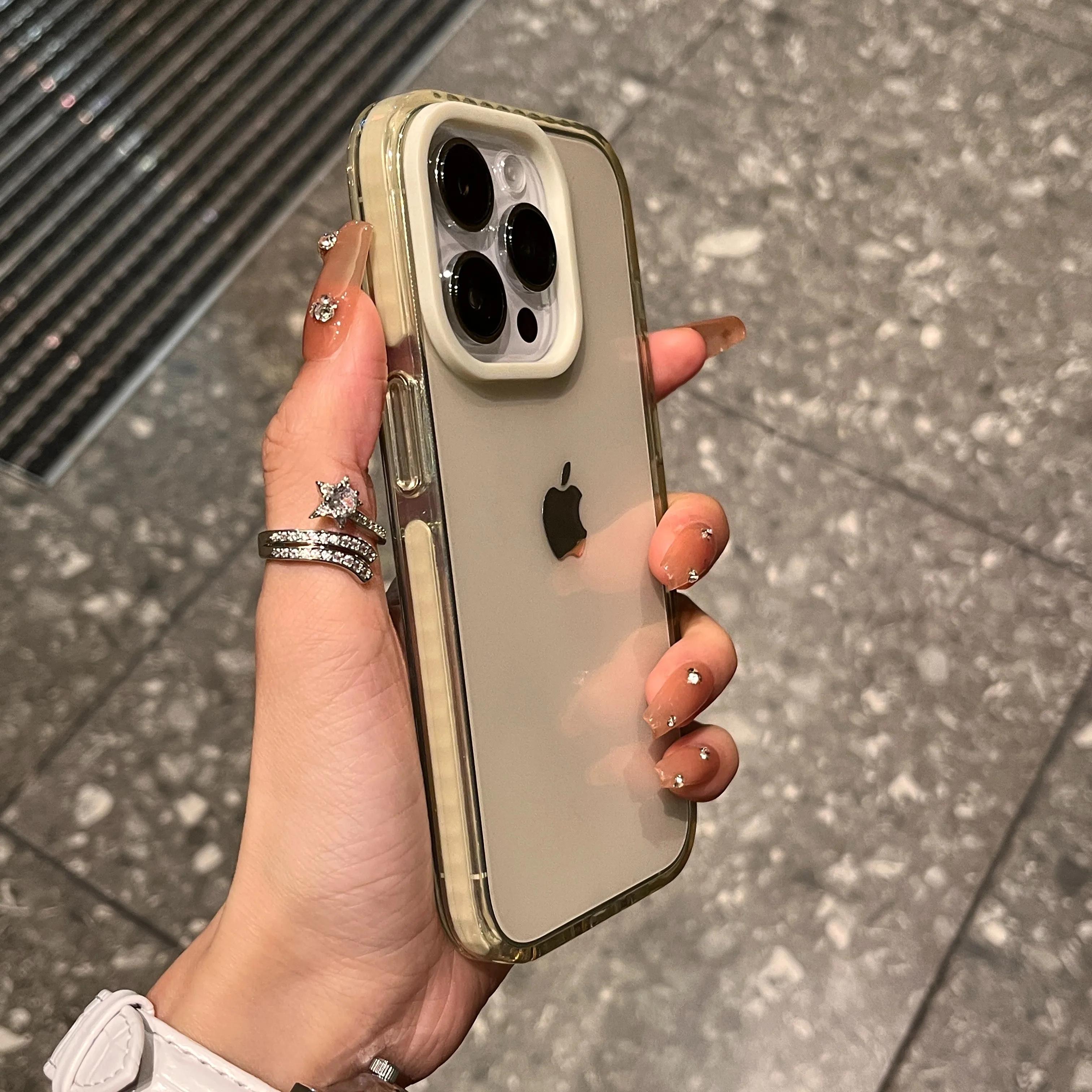 Capa Para Iphone 15 Plus (dourada) À Prova De Choque Com Moldura Fluorescente Transparente.