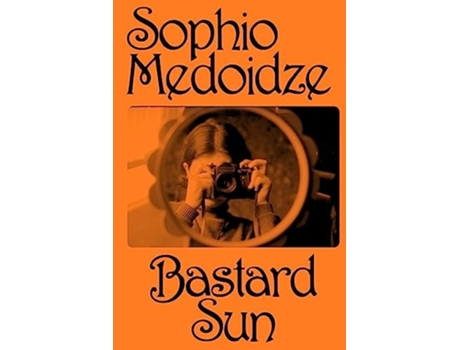 Livro Bastard Sun de Sophio Medoidze (Inglês)