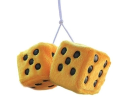 1 par de dados quadrados retrô Fofos Pelúcia com pontos para decoração de carro ou interior, amarelo.