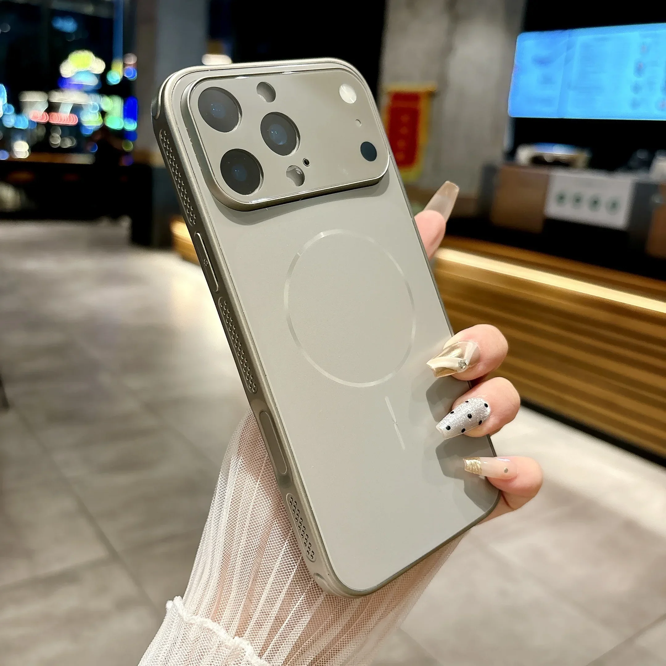 Capa Para Iphone 14 Pro (cinza) Com Lente De Vidro Fosco, Feita De Policarbonato Rígido À Prova De Choque.