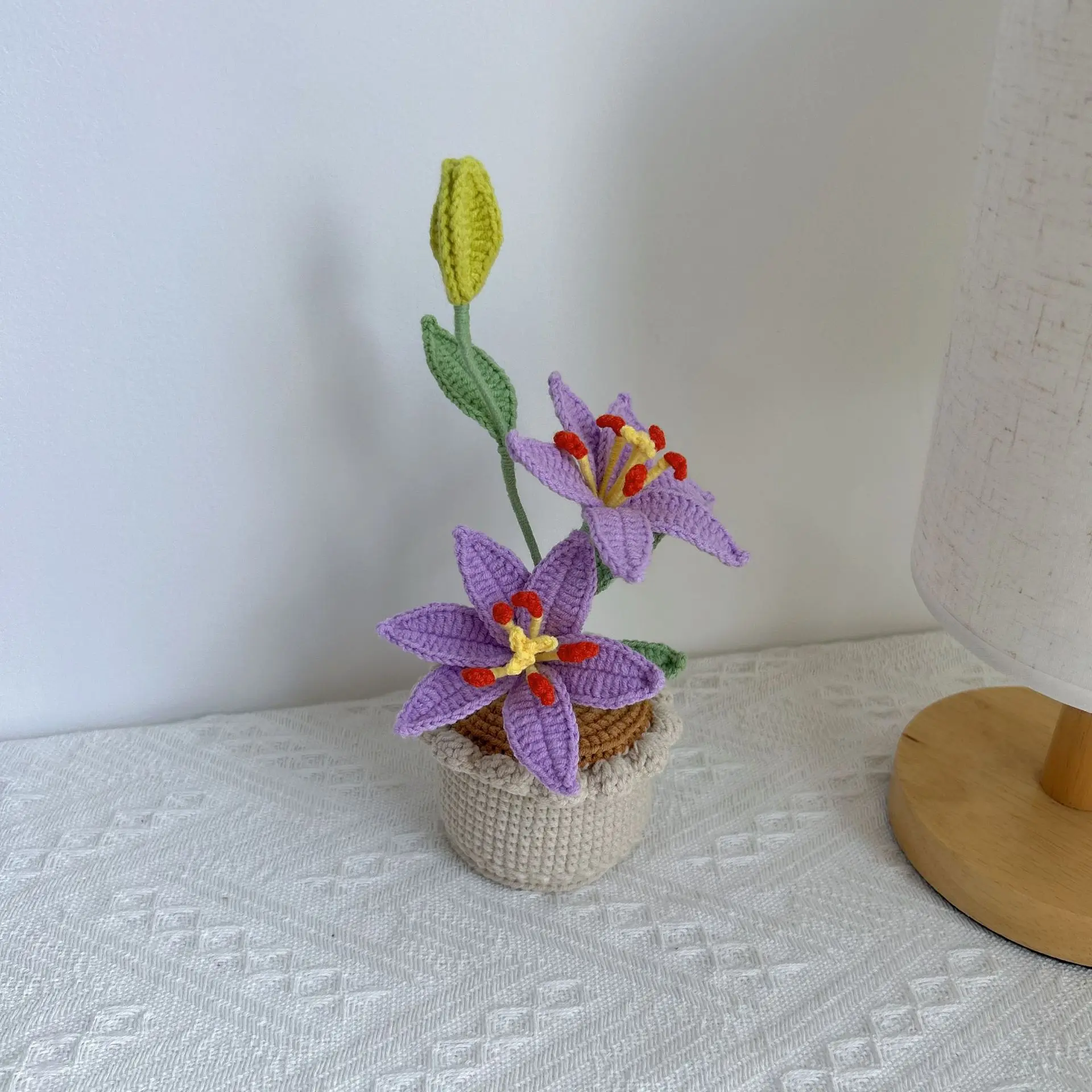 Vasos De Flores Trançados À Mão, Lindas Flores De Tricô, Plantas Artificiais.
