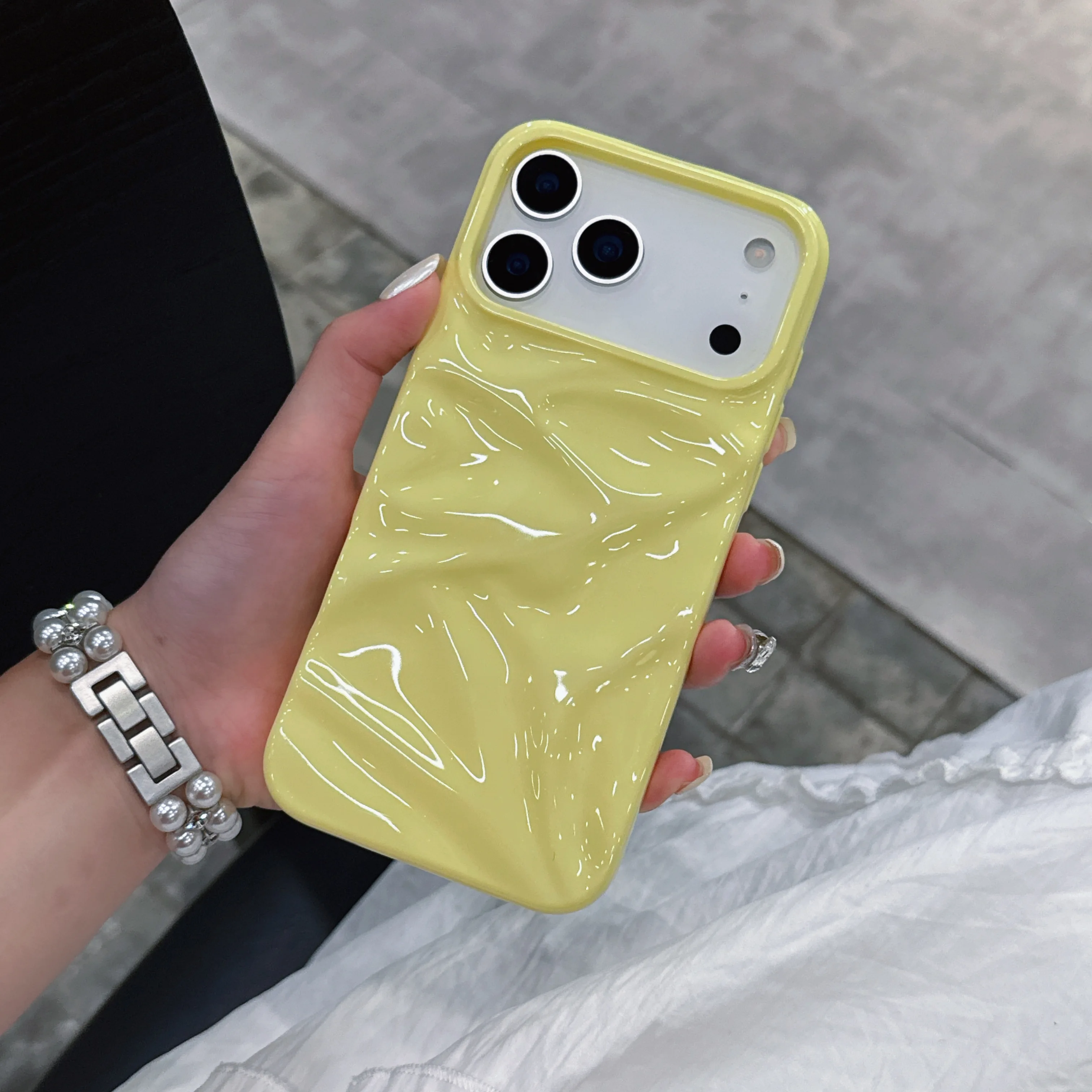 Capa Para Celular (iphone 13 Amarelo) Com Padrão De Ondas, Lisa E Macia, Resistente A Impactos.