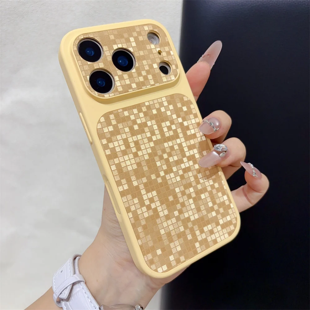 Capa Texturizada Para Iphone 16 (gould), Protege A Lente, Material De Policarbonato Resistente A Impactos.