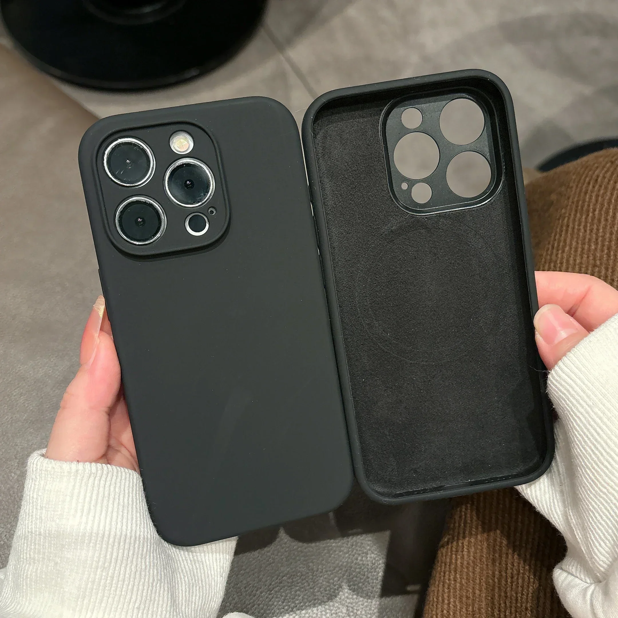 Capa De Celular (iphone 13 Preto) Em Silicone Líquido, Magnética E Resistente A Impactos.