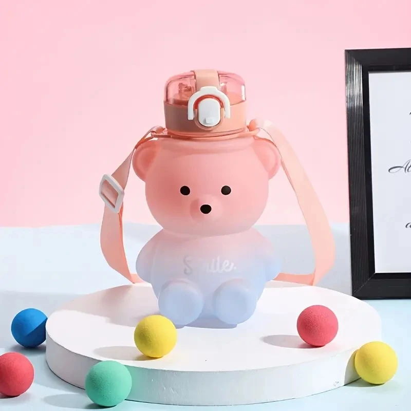 Garrafa de Água Grande Feminina, com Copo de Plástico e Canudo, com Estampa de Urso em Degradê. MDUG (rosa)