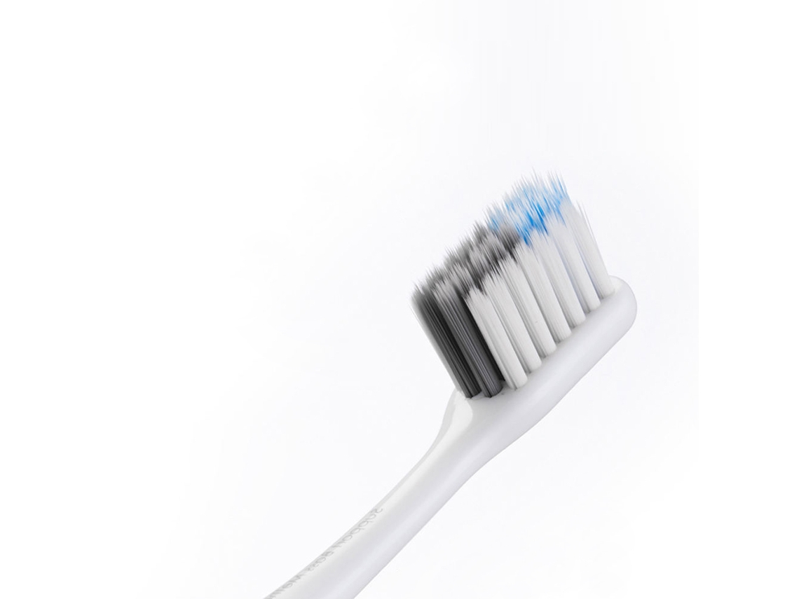 Escova De Dentes Doctor B Soft 4un Com Estojo De Viagem