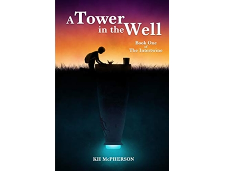 Livro A Tower in the Well de Kh Mcpherson (Inglês)