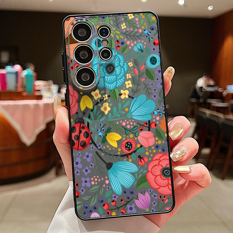 Capa Magnética Para Celular Galaxy S26 Com Estampa De Joaninha E Flor (preta)