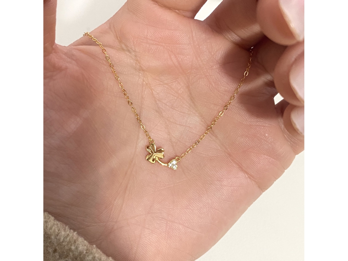 Colar Delicado e Pequeno, Inteiramente em Prata de Lei 925, com um Trevo da Sorte e Zircônia Cravejada. MDUG (ouro)