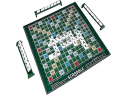 Jogo de Tabuleiro Scrabble Versão Original em Inglês, Formação de Palavras, Educativo e Entretenimento