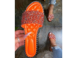 Sandálias rasteiras femininas com glitter, modelo casual 2026.