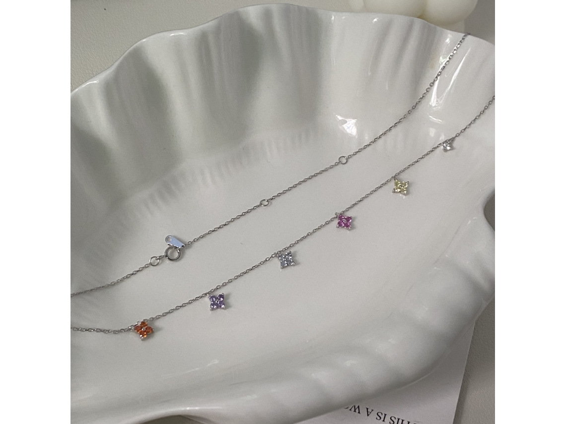 Colar em Prata S925 com Zircônias Coloridas Que Potencializam a Dopamina e Formato de Trevo de Quatro Folhas. MDUG