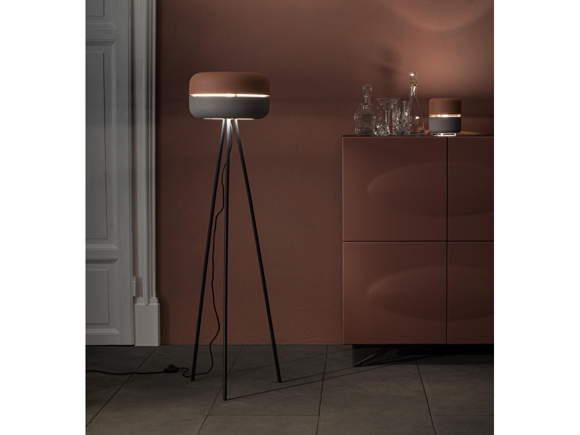 Luminária De Chão Idra Com Cúpula Metálica Rosa E Cinza E Estrutura Preta, Soquete E27, Potência Máxima De 40w, Design Elegante Para Interiores - Idra