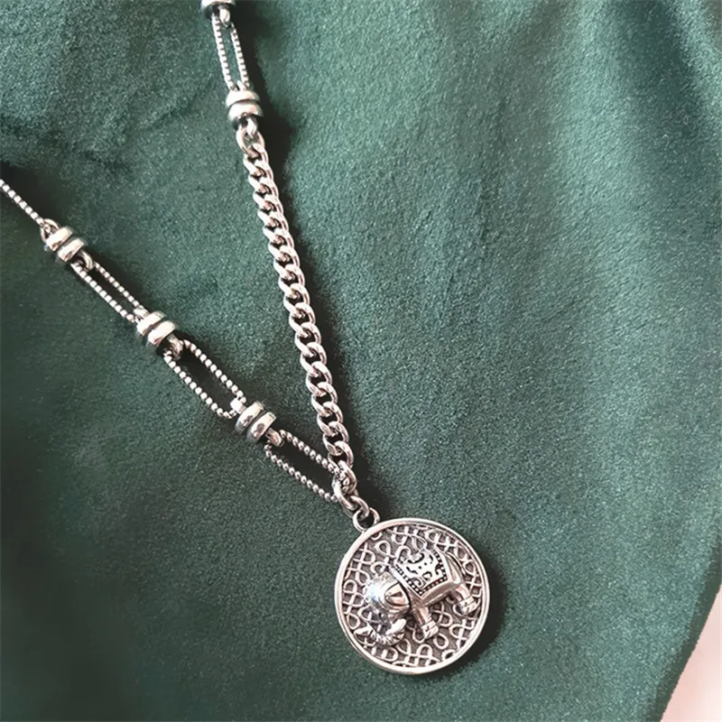 Colar Retrô Moderno Com Pingente De Elefante, Corrente Assimétrica Banhada A Prata Coreana E Tailandesa.