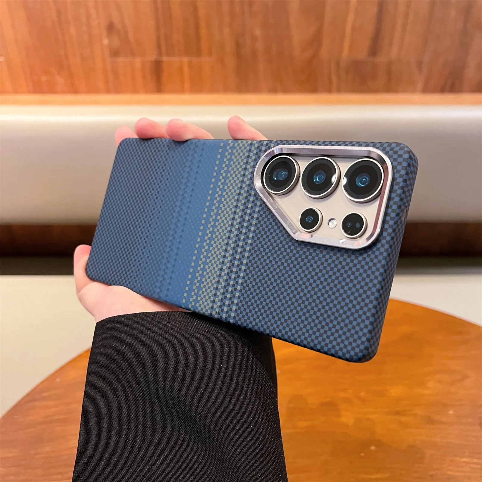 Capa Protetora Premium Em Fibra De Carbono Kevlar Com Carregamento Magnético Invisível (galaxy S24 Ultra), Ultrafina E Resistente A Impactos.