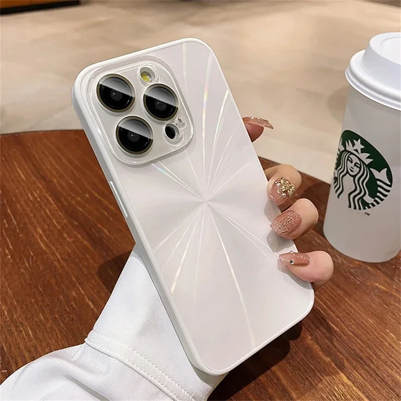 Capa De Luxo Com Padrão A Laser Para Iphone 13 Branco, Com Proteção Contra Impactos.