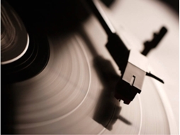 Papel de Parede ARTGEIST Gramophone And Vinyl Record (350x270 cm)