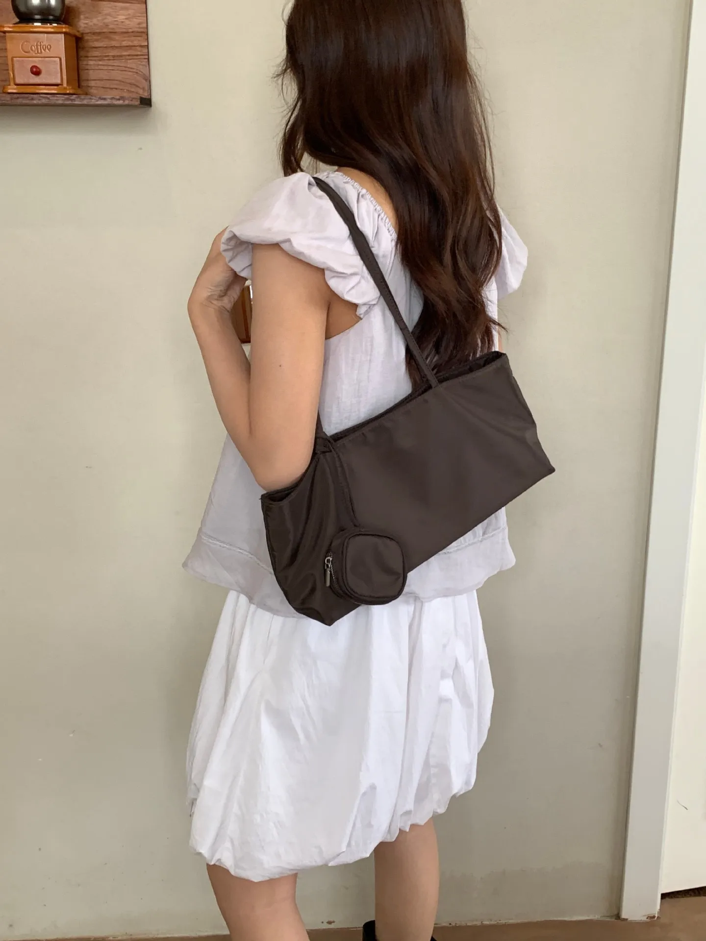 Bolsa Feminina De Nylon De Grande Capacidade (cor Café), Adequada Para Uso Como Bolsa De Mão E Carteira.