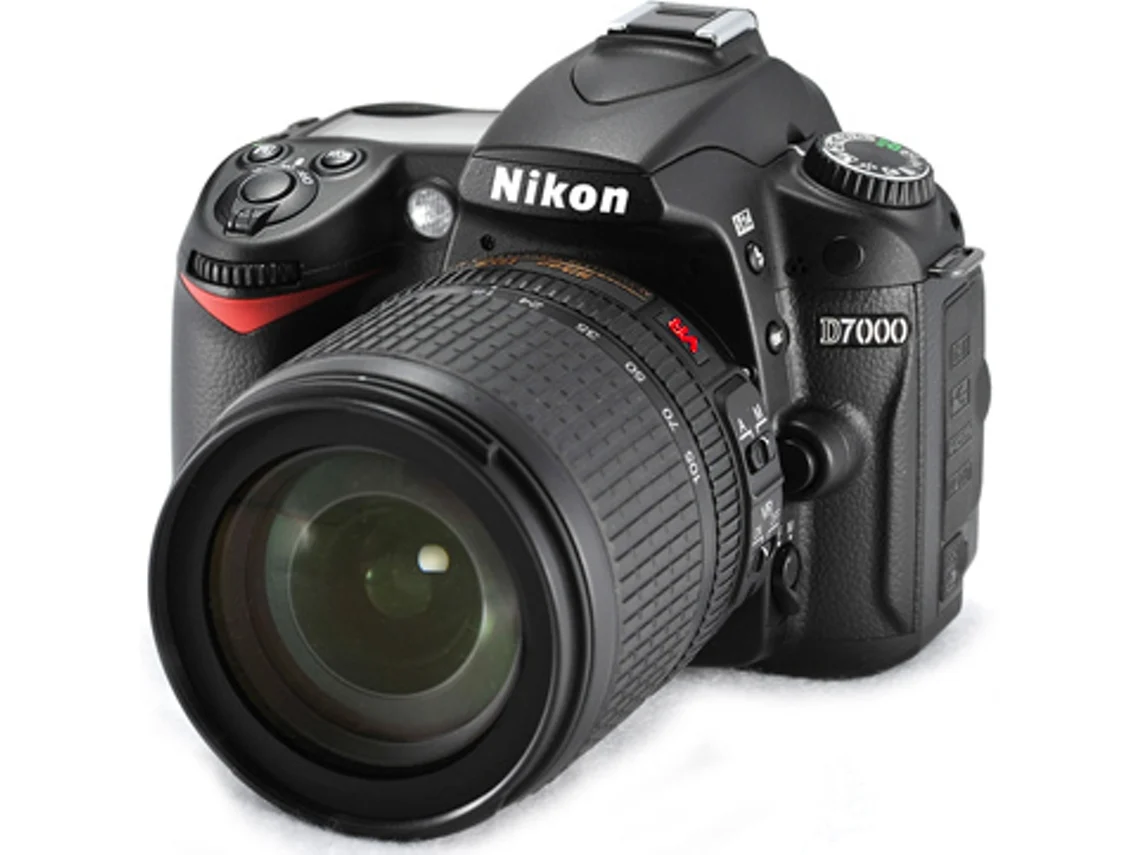 Máquina fotográfica Reflex NIKON D7000 18-105MM G VR