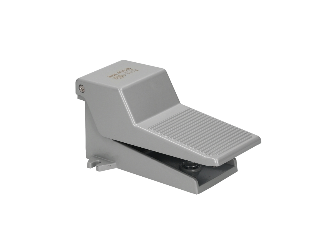 Válvula pneumática de pedal de 5 vias e 2 posições com acionamento direto de 1/4 de polegada para controle de fluxo de ar.