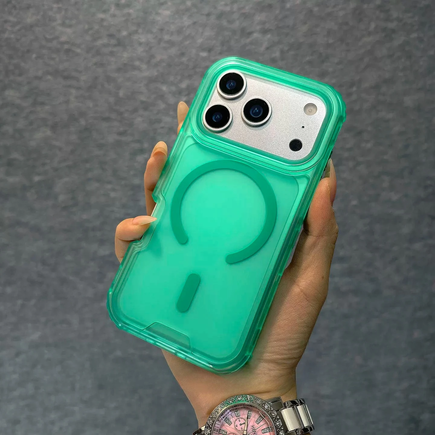 Capa Para Iphone 13 Pro Max (verde) - Magnética, Fosca, Resistente A Impactos E Antiderrapante