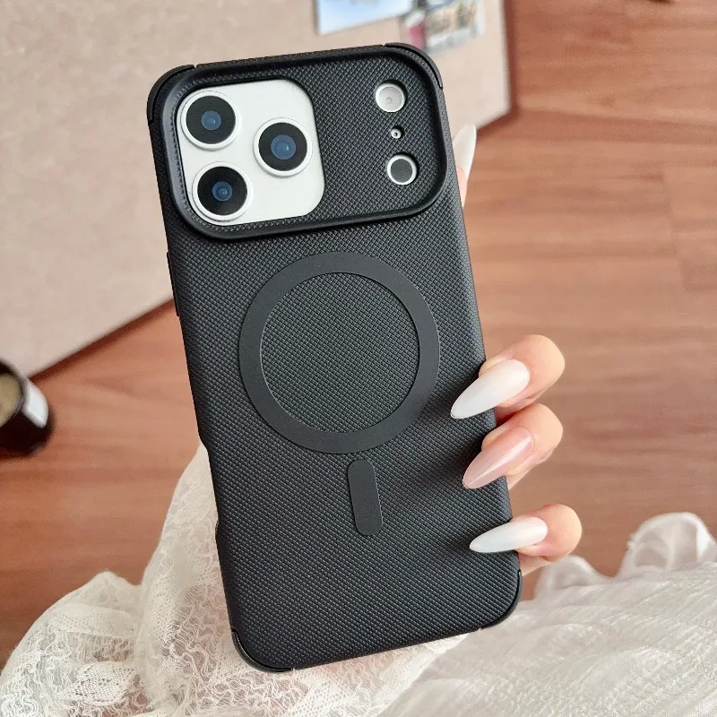 Capa Para Celular (iphone 15 Pro Max Preto) Antiderrapante E Resistente A Impactos, Com Carregamento Sem Fio.