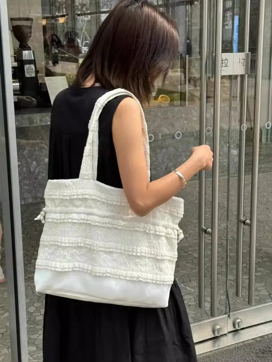 Bolsa De Ombro/transversal Feminina De Palha Com Detalhes Em Renda E Flores (branca)